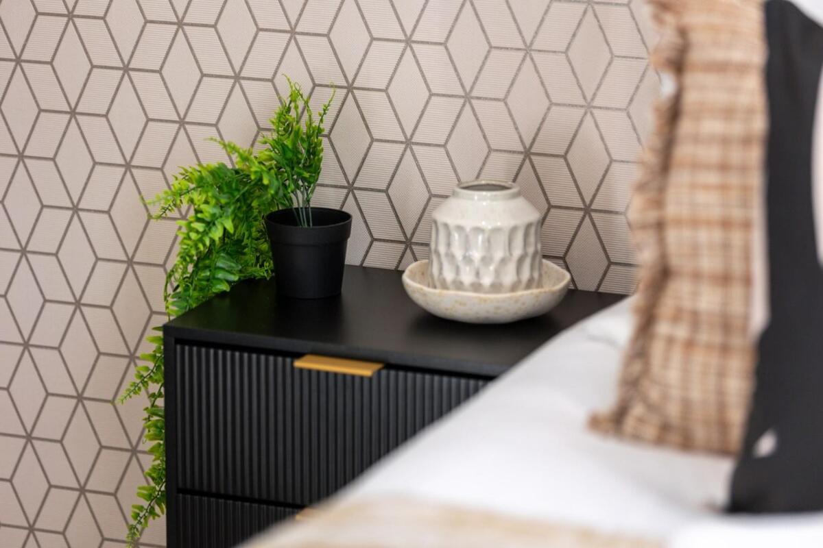 Cosy Gem Next North Mid Hospital & Hotspur Stadium Apartment *