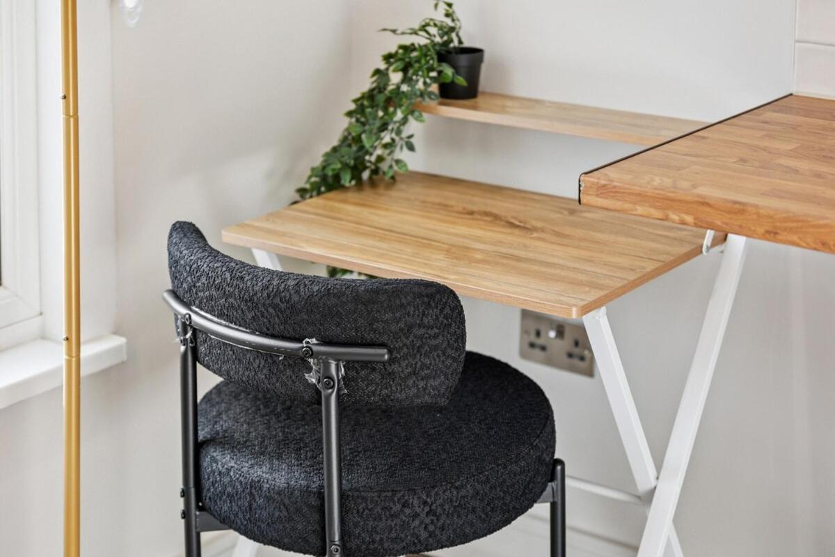 Cosy Gem Next North Mid Hospital & Hotspur Stadium Apartment London